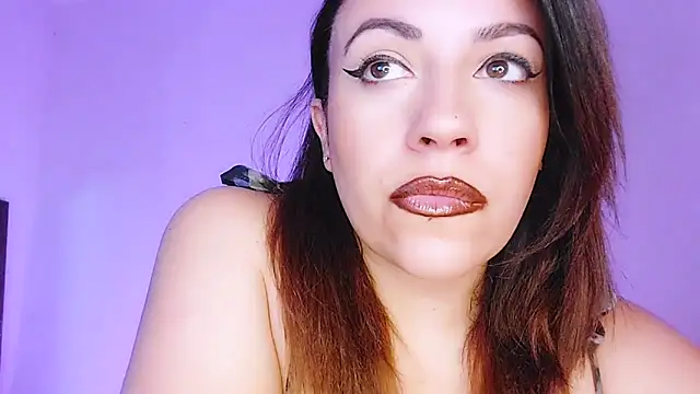 Latina hot2024 online show from 25, 2, 2025