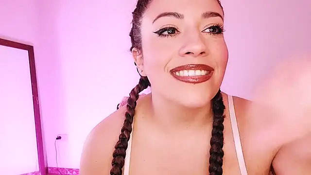 Latina hot2024 online show from 12, 2, 2025