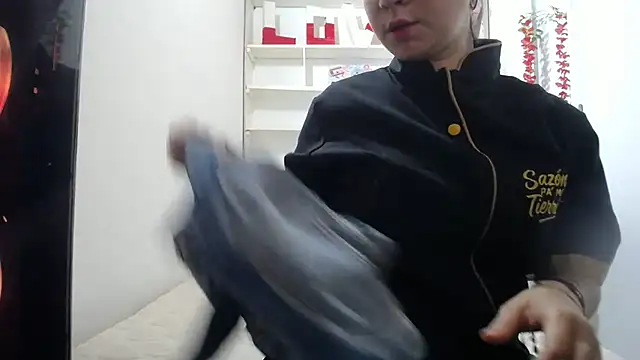 Luna girlhot  online show from 30, 10, 2025