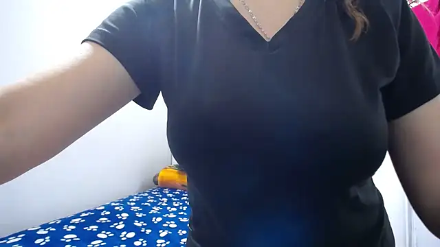 Luna girlhot  online show from 4, 3, 2026