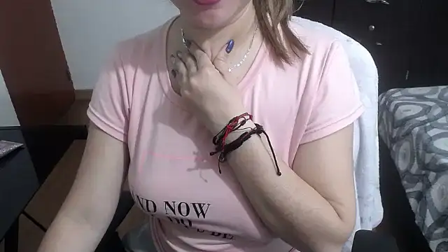 Luna girlhot  online show from 8, 2, 2025