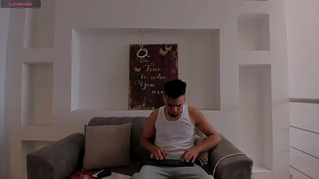 PittAndLunaa online show from 8, 3, 2026