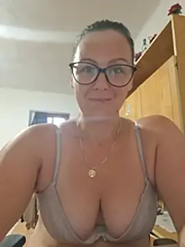 Snapshot of fekete_demon chatting on 5, 7, 2026 fekete demon online show from 5, 7, 2026