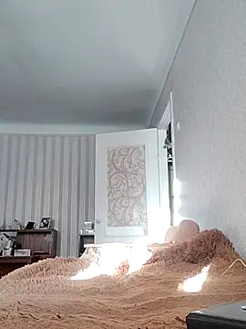 Snapshot of emeli_moon chatting on 7, 3, 2025 emeli moon online show from 7, 3, 2025