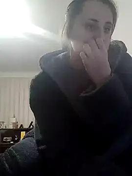 Snapshot of emeli_moon chatting on 2, 1, 2025 emeli moon online show from 2, 1, 2025