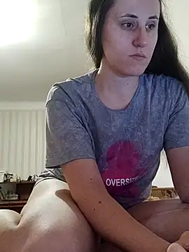 Snapshot of emeli_moon chatting on 25, 10, 2025 emeli moon online show from 25, 10, 2025