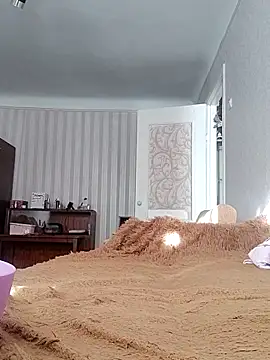 Snapshot of emeli_moon chatting on 13, 9, 2025 emeli moon online show from 13, 9, 2025