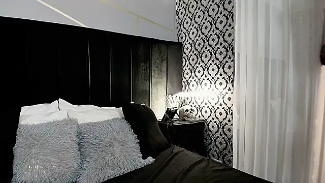 Adeelinee online show from 25, 10, 2025