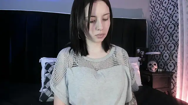 Adeelinee online show from 26, 3, 2026