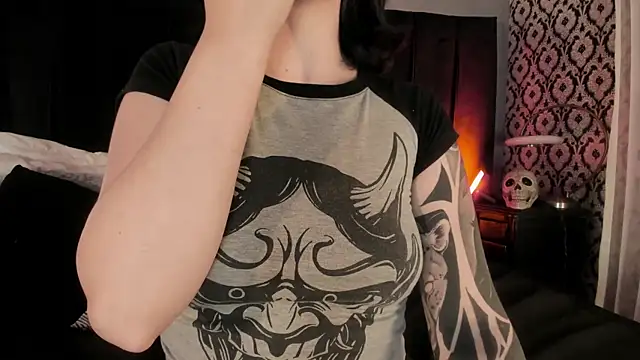 Adeelinee online show from 13, 1, 2026