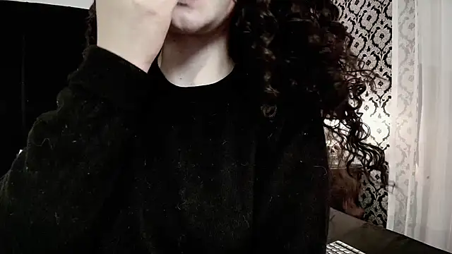 Adeelinee online show from 27, 10, 2025