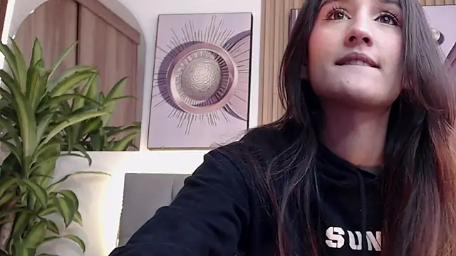 Snapshot of Brinna_se chatting on 2, 12, 2024 Brinna se online show from 2, 12, 2024