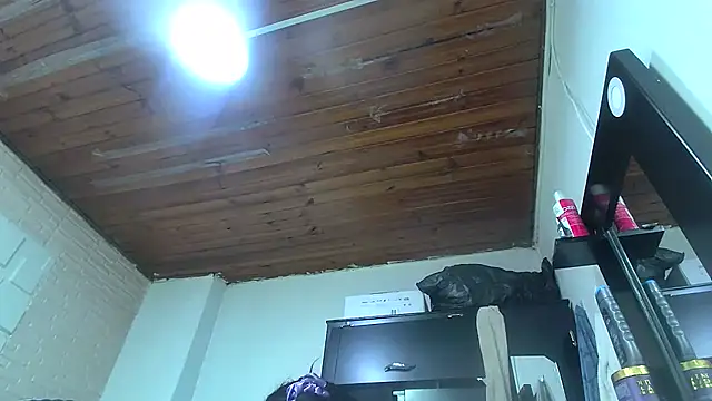 white sexy  online show from 21, 12, 2025