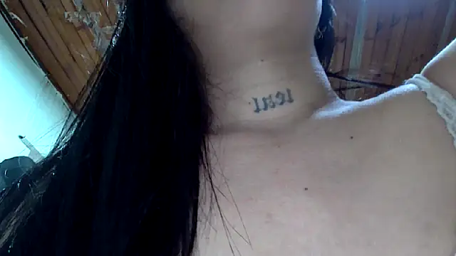 white sexy  online show from 18, 12, 2025