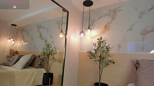 LeaThompson online show from 10, 11, 2025