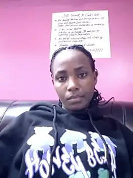 Snapshot of agnesmw chatting on 7, 1, 2026 agnesmw online show from 7, 1, 2026