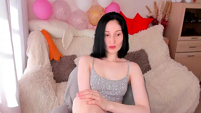 Snapshot of LisaMooore chatting on 24, 4, 2026 LisaMooore online show from 24, 4, 2026