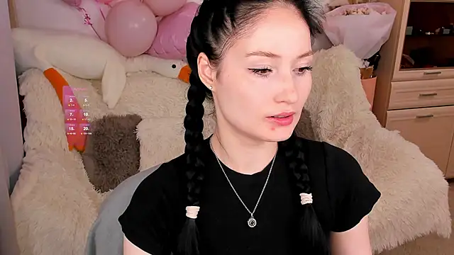 LisaMooore online show from 7, 2, 2026