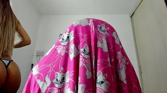  juliana star  online show from 31, 3, 2026