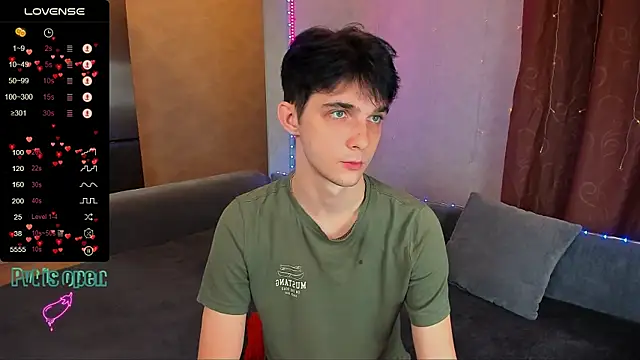 Aaron Boom online show from 30, 11, 2025