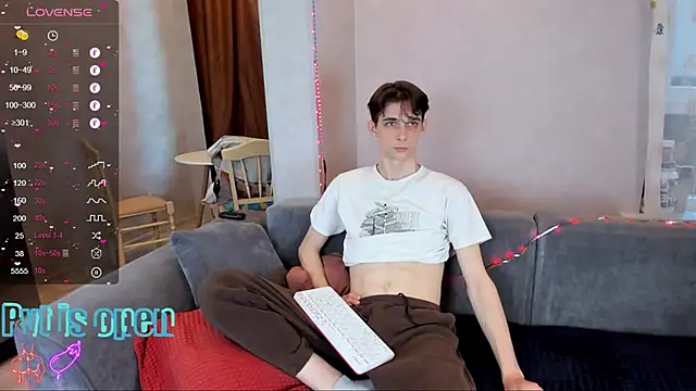 Snapshot of Aaron_Boom chatting on 13, 5, 2026 Aaron Boom online show from 13, 5, 2026