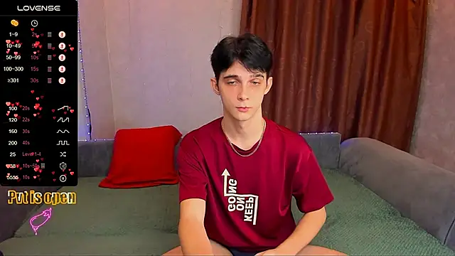 Aaron Boom online show from 4, 12, 2025