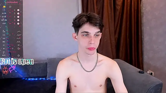 Aaron Boom online show from 17, 4, 2026