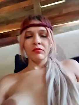 KeylacabreraC online show from 5, 12, 2025