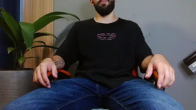 Snapshot of Mr_WhiteCock chatting on 8, 9, 2025 Mr WhiteCock online show from 8, 9, 2025