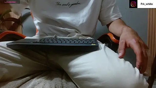 Snapshot of Mr_WhiteCock chatting on 19, 10, 2025 Mr WhiteCock online show from 19, 10, 2025
