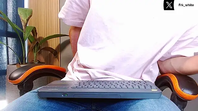 Snapshot of Mr_WhiteCock chatting on 19, 10, 2025 Mr WhiteCock online show from 19, 10, 2025