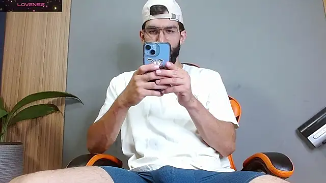 Snapshot of Mr_WhiteCock chatting on 26, 9, 2025 Mr WhiteCock online show from 26, 9, 2025