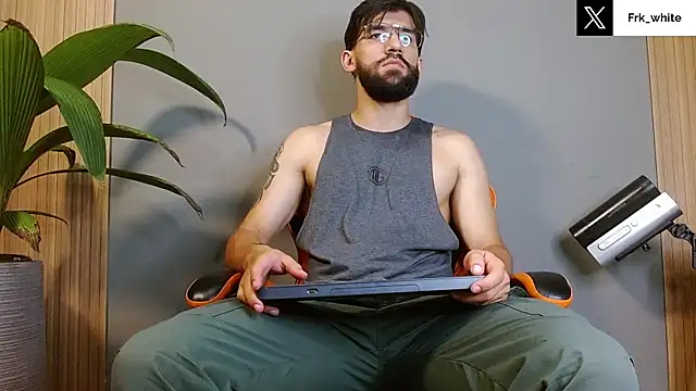 Snapshot of Mr_WhiteCock chatting on 13, 9, 2025 Mr WhiteCock online show from 13, 9, 2025