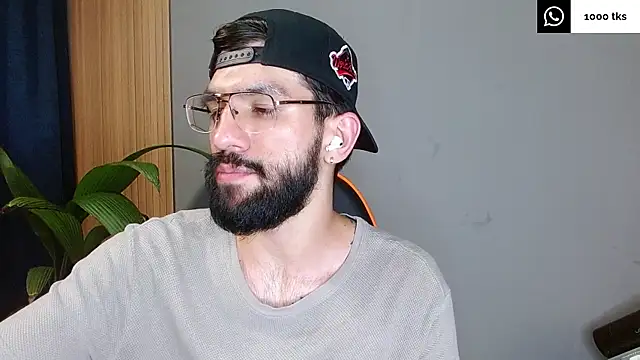 Snapshot of Mr_WhiteCock chatting on 10, 9, 2025 Mr WhiteCock online show from 10, 9, 2025
