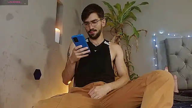 Snapshot of Mr_WhiteCock chatting on 16, 2, 2025 Mr WhiteCock online show from 16, 2, 2025