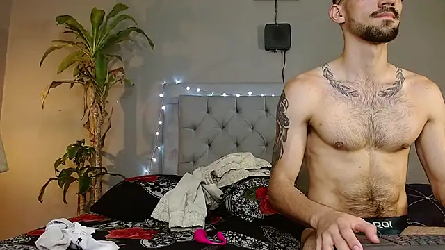 Snapshot of Mr_WhiteCock chatting on 27, 2, 2025 Mr WhiteCock online show from 27, 2, 2025