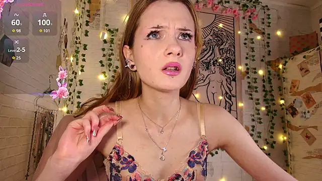 Snapshot of summerhazeee chatting on 2, 11, 2025 summerhazeee online show from 2, 11, 2025