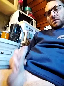 tomee83 online show from 1, 11, 2025