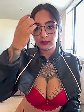 Rae Lil White online show from 20, 3, 2026