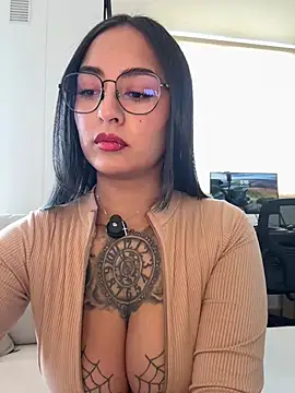 Rae Lil White online show from 12, 4, 2026