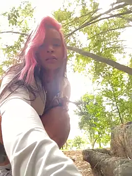 Snapshot of sarah_salis_ chatting on 19, 11, 2025 sarah salis online show from 19, 11, 2025