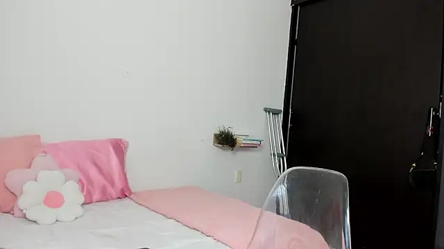Snapshot of analia_collins chatting on 19, 6, 2026 analia collins online show from 19, 6, 2026