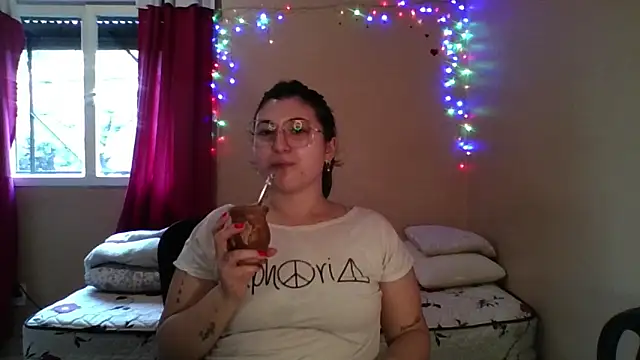 imsohornydacom online show from 16, 4, 2026