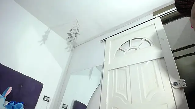 Squirter pussybomb online show from 12, 3, 2026