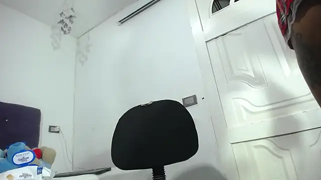 Snapshot of Squirter_pussybomb chatting on 28, 5, 2026 Squirter pussybomb online show from 28, 5, 2026