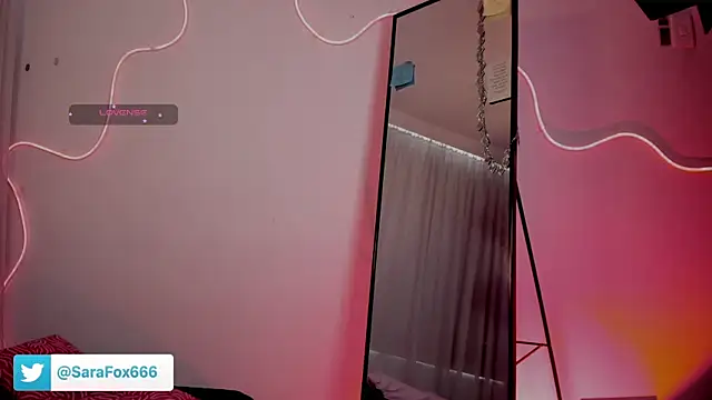 Sara Foxx1 online show from 25, 7, 2026