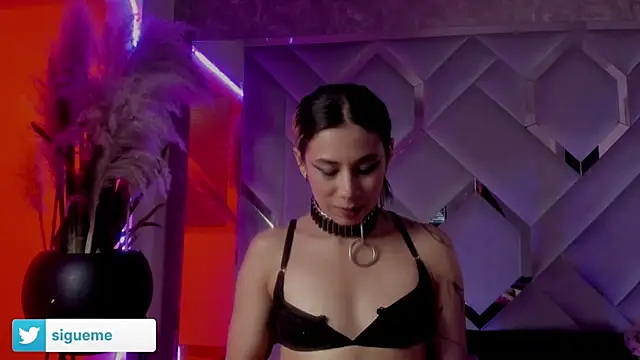 Snapshot of Sara_Foxx1 chatting on 1, 12, 2025 Sara Foxx1 online show from 1, 12, 2025