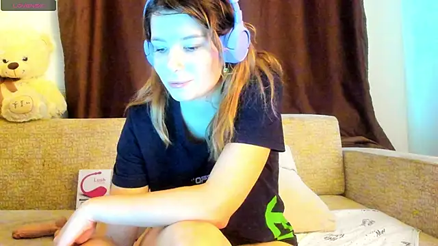 Leila purr18 online show from 12, 9, 2025