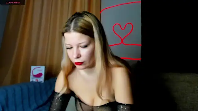 Leila purr18 online show from 21, 3, 2025
