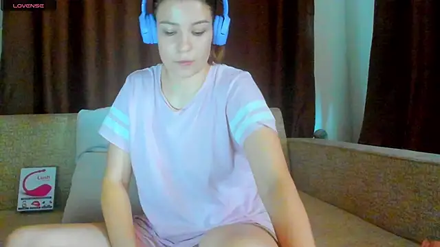 Leila purr18 online show from 29, 9, 2025